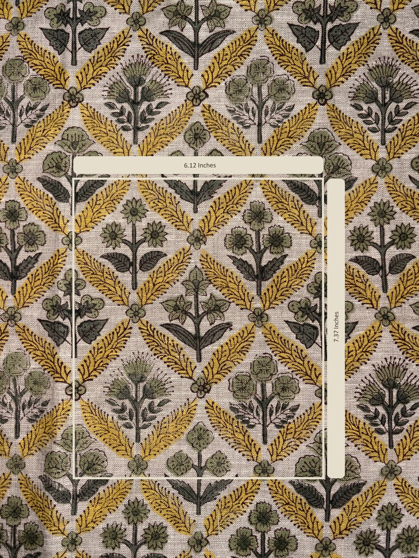 Patterned fabric with geometric design and measurement label