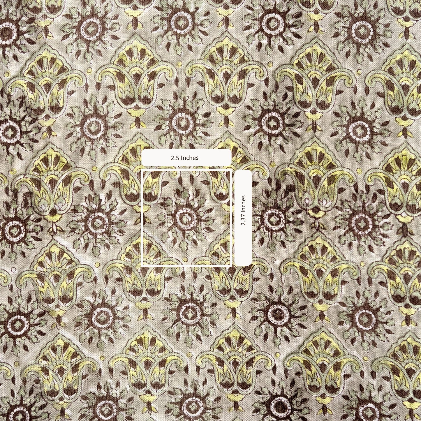 Patterned fabric with measurement label