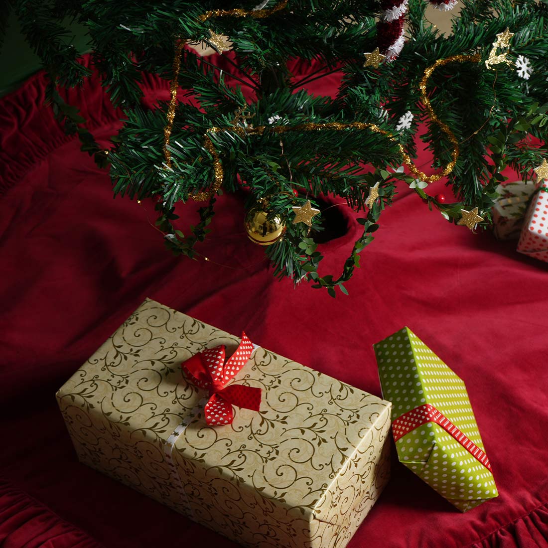 Glace Christmas Tree Skirt | Christmas Home Décor | Holiday Gifting