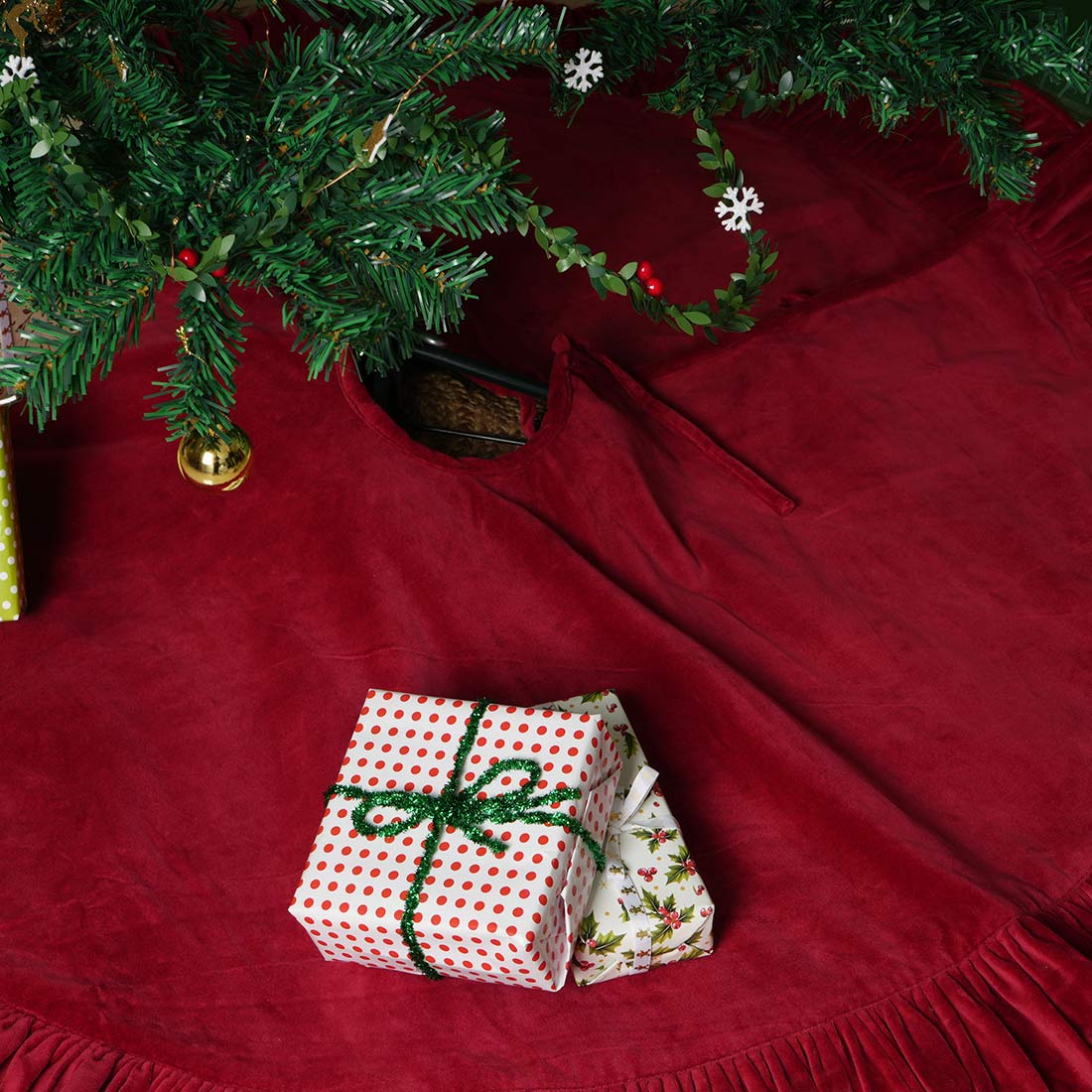 Glace Christmas Tree Skirt | Christmas Home Décor | Holiday Gifting