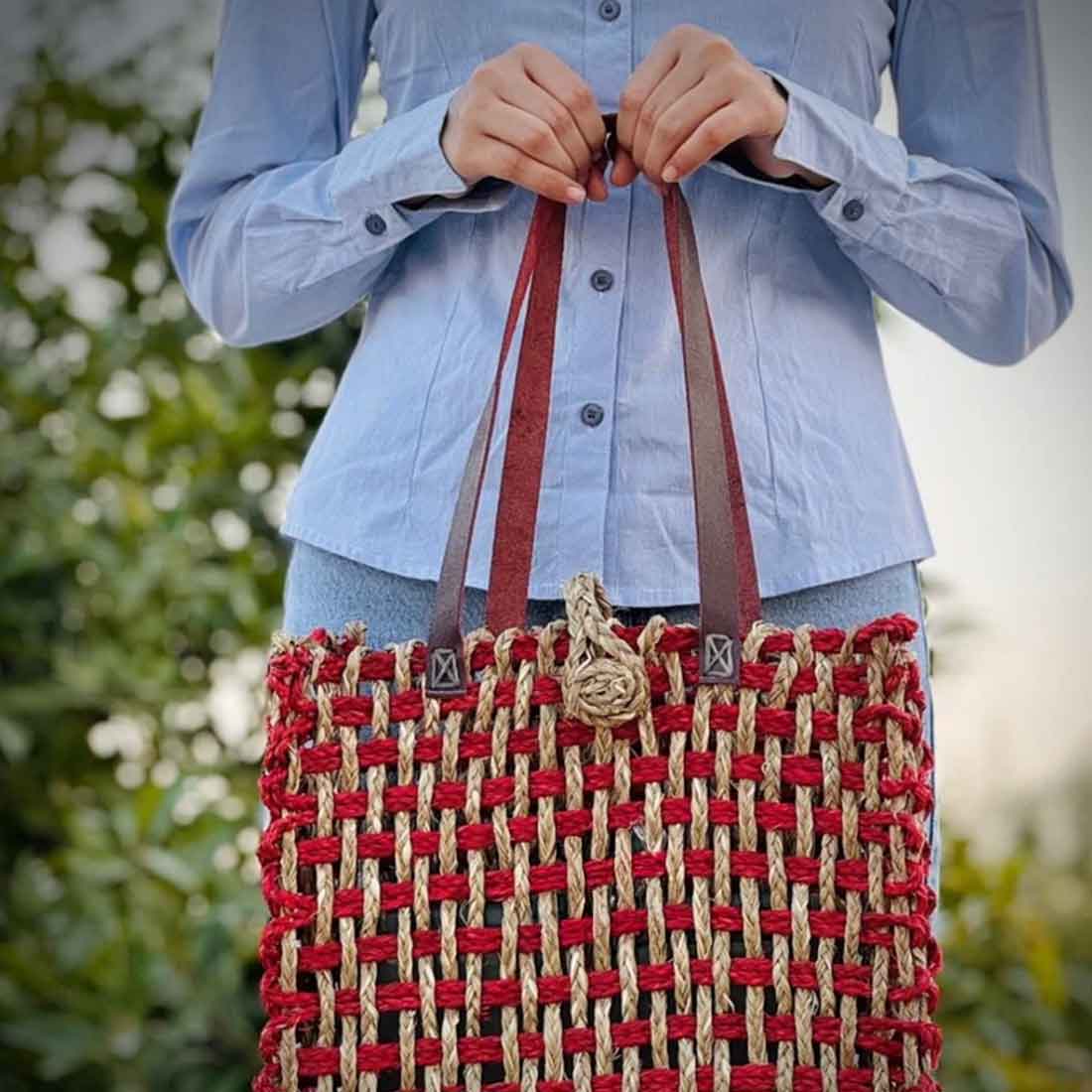 Anvaya Sabai Tote - Handwoven Dual-Tone Mesh Bag in Red & Natural