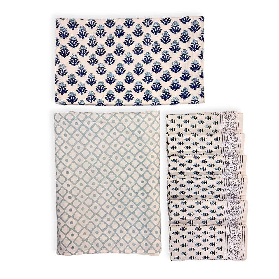 Set of Table cloth, table runner and 6 napkins.