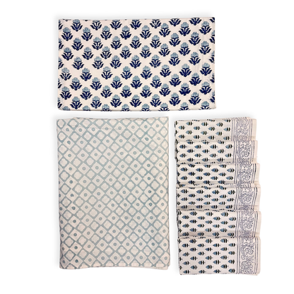 Set of Table cloth, table runner and 6 napkins.