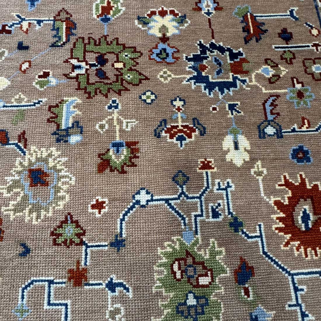 Fraqe Oushak Rug