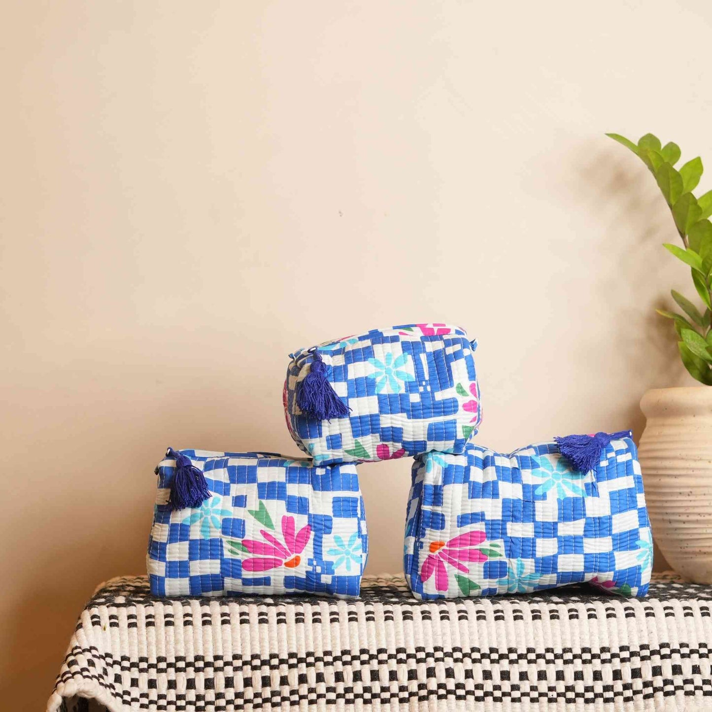 Rehxi Printed Pouch Bag