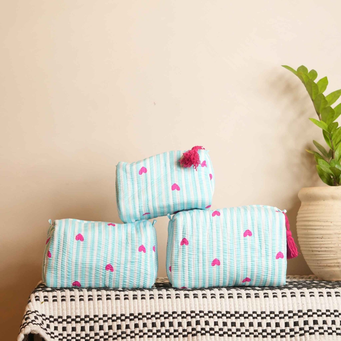 Amora Printed Pouch Bag