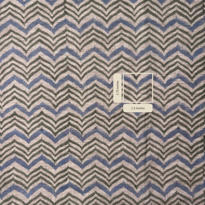 Fabric with zigzag pattern and measurement label